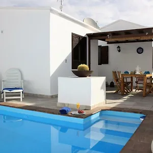 Corona Roses Villa Puerto del Carmen (Lanzarote)